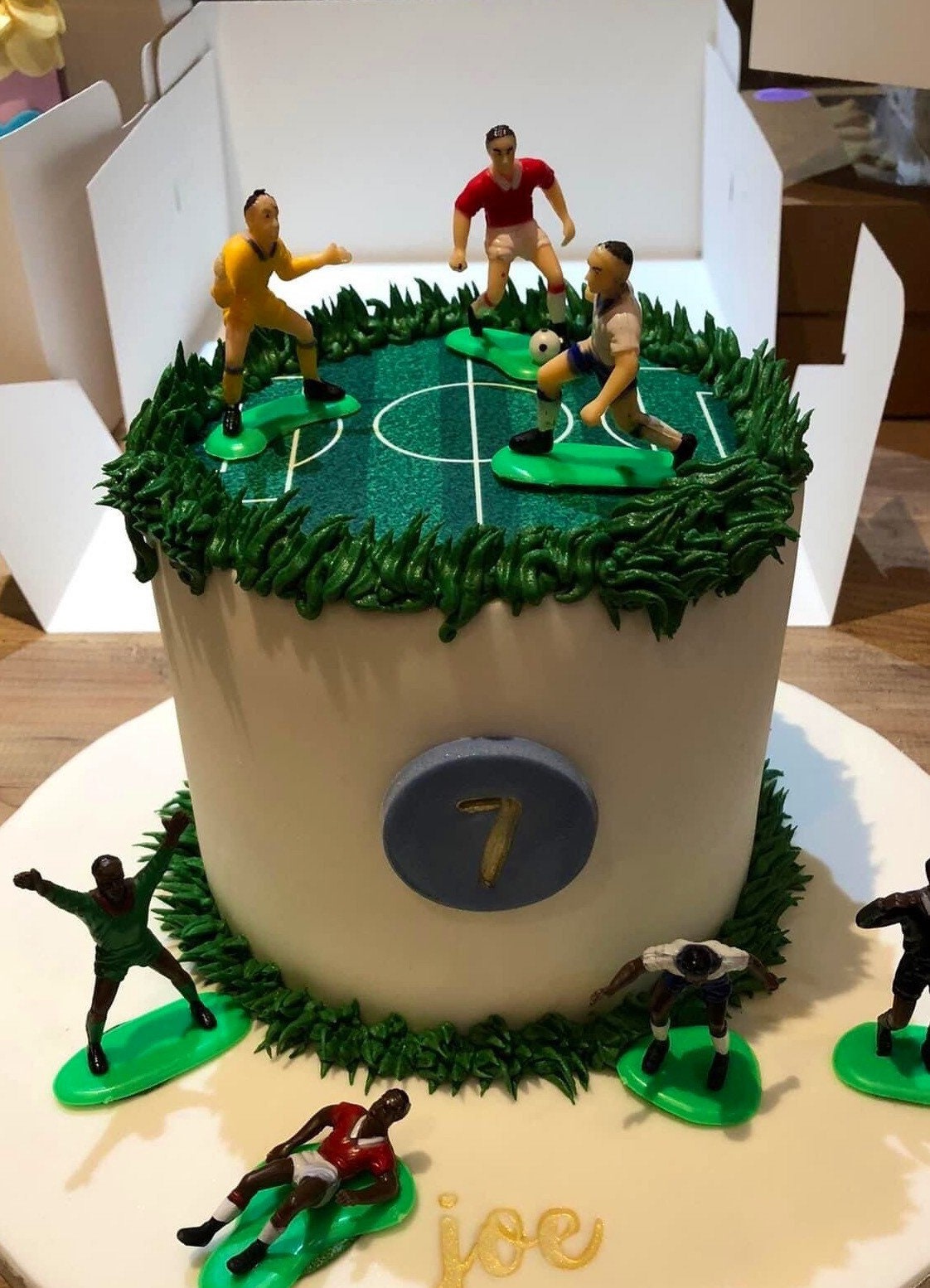 Football pitch edible icing. Up to 7 inch circle. Cupcake sizes available.