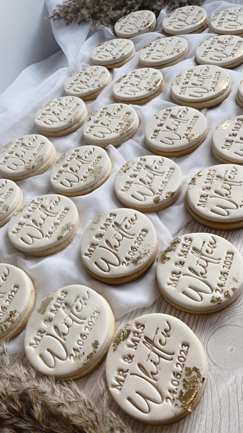 Wedding favour stamp. Personalised Mr and Mrs wedding stamp. Wedding date and Name stamp.