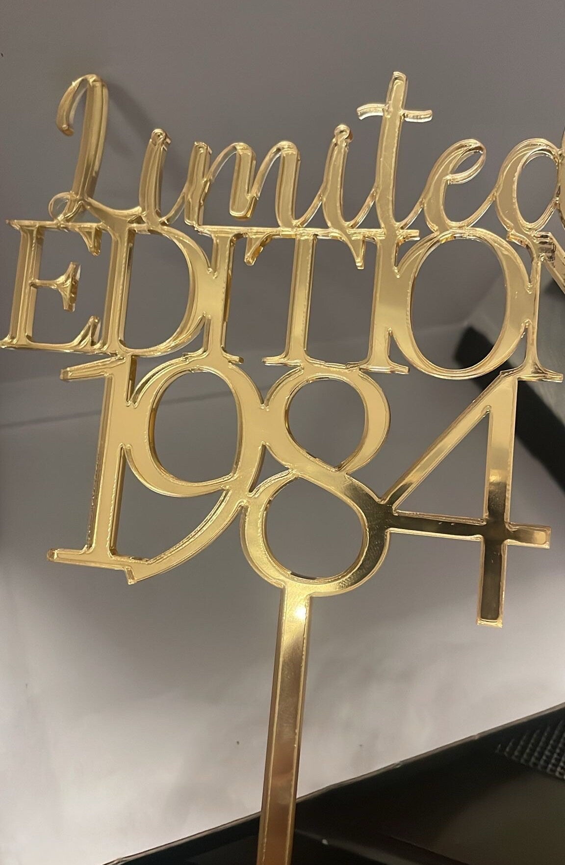 Limited edition birth year charm / topper.