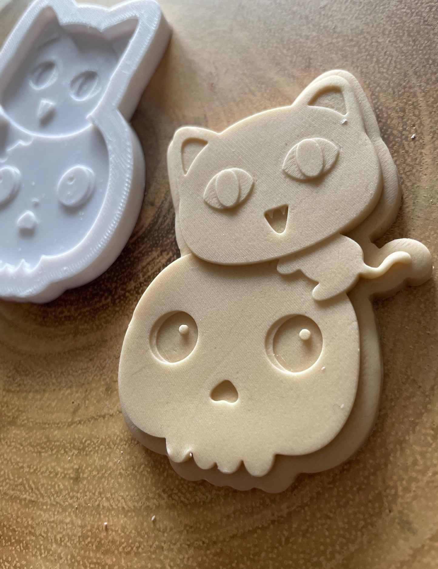 Cute Cat On Skull | Debosser And Cutter Set