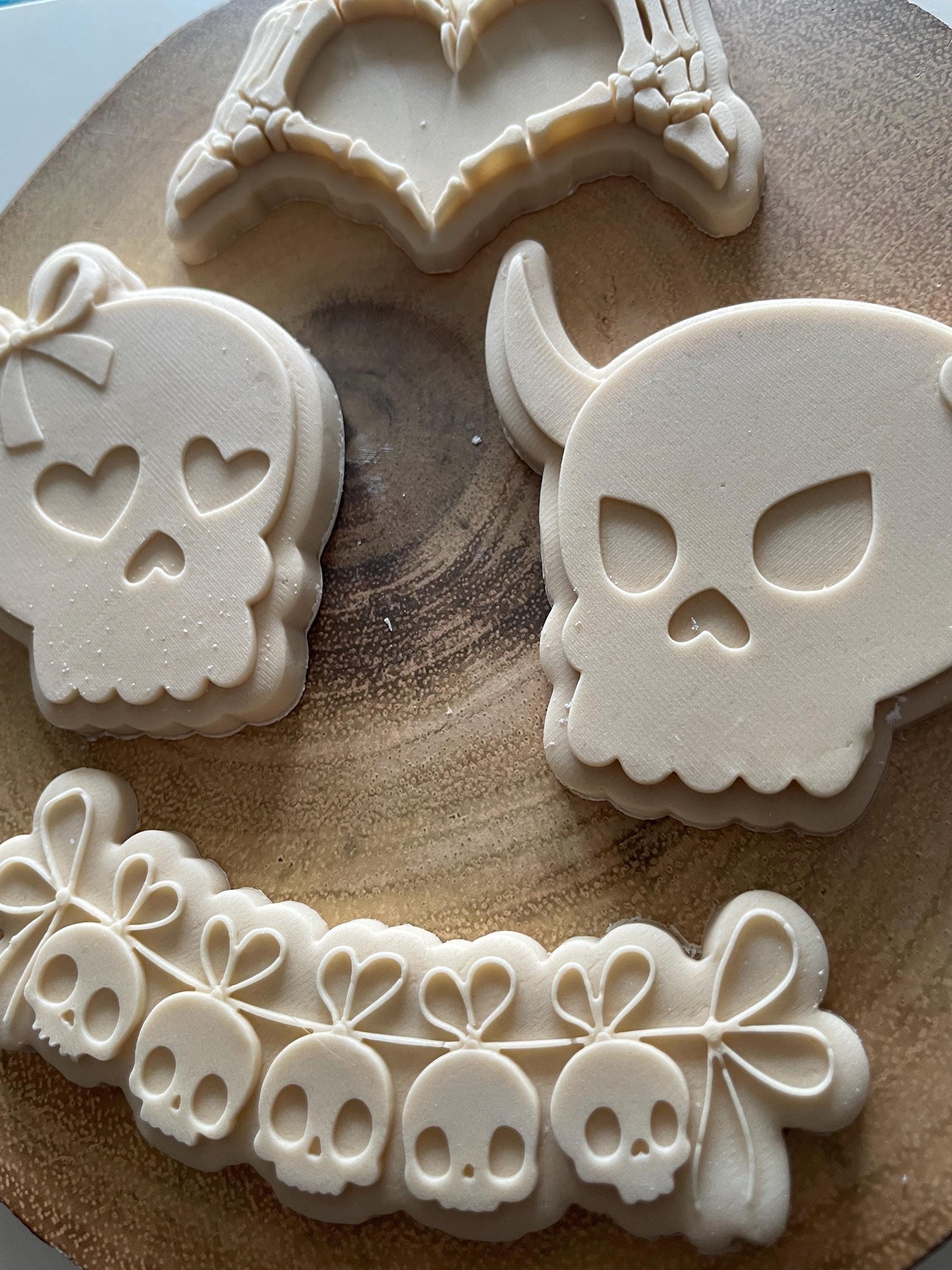 Skull With Bow | Debosser And Cutter Set.